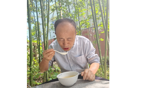 2025 健康飲食趨勢(shì)：天然食材成主流，隨州葛根粉走進(jìn)老年人餐桌